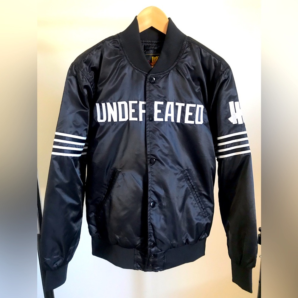 Undefeated Champ Jacket-Black 

Men’s size M